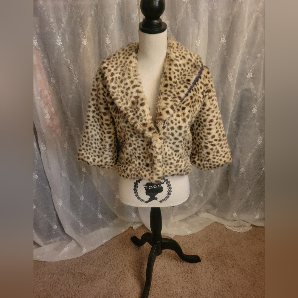 Wendy Hil- Leopard Faux Fur Cropped Jacket
